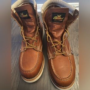 Men’s Thorogood 6” steel toe moc-toe boots